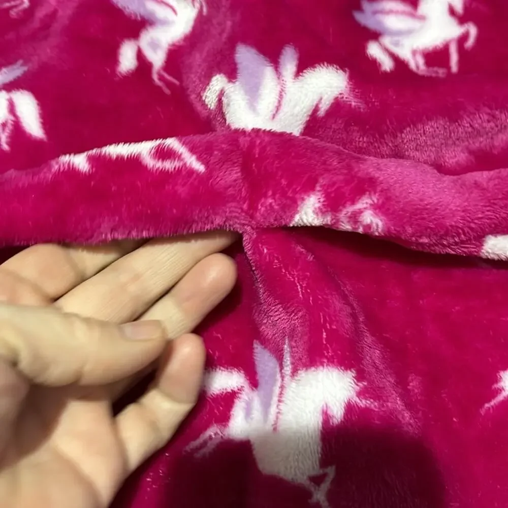 Hatley 4/5 hooded hot pink robe unicorn pegusus like new w/ pockets